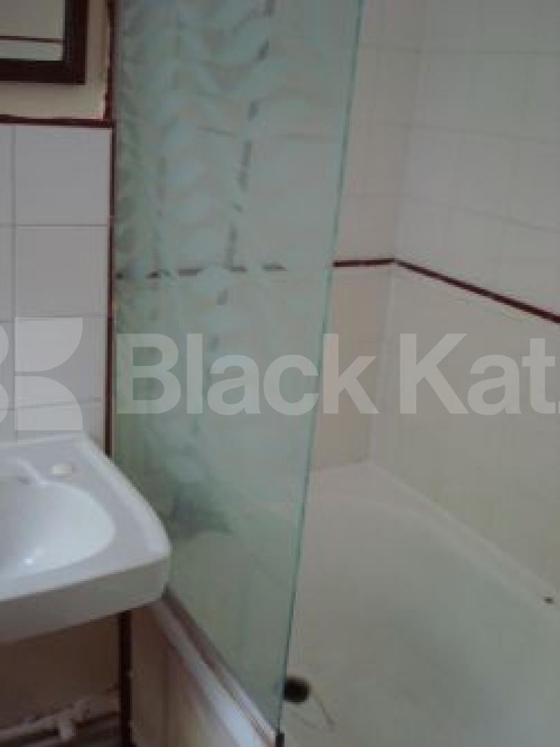 			New Instrction, Studio Apartment, 1 bath, 1 reception Flat			 Warwick Avenue, LITTLE VENICE